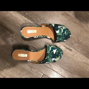 Tropical leaf sandals